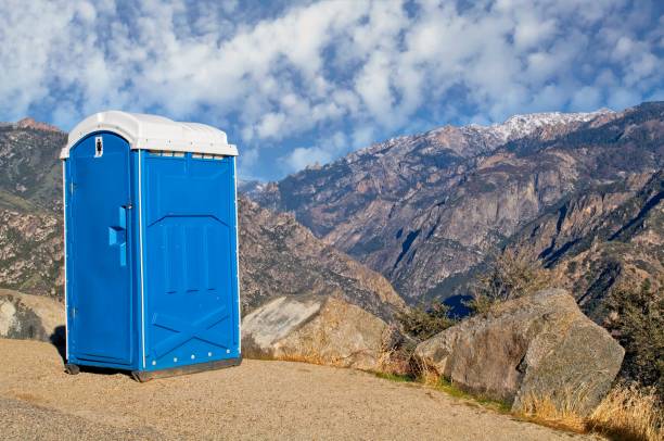 Porta potty delivery and setup in Fairmead, CA